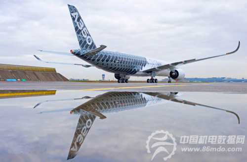空客第3架A350XWB測試機(jī)身披碳纖維涂裝亮相